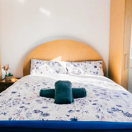 Oakley Place Apartment